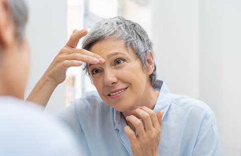 Read the article '3 ways to minimize the effects of aging on your skin'